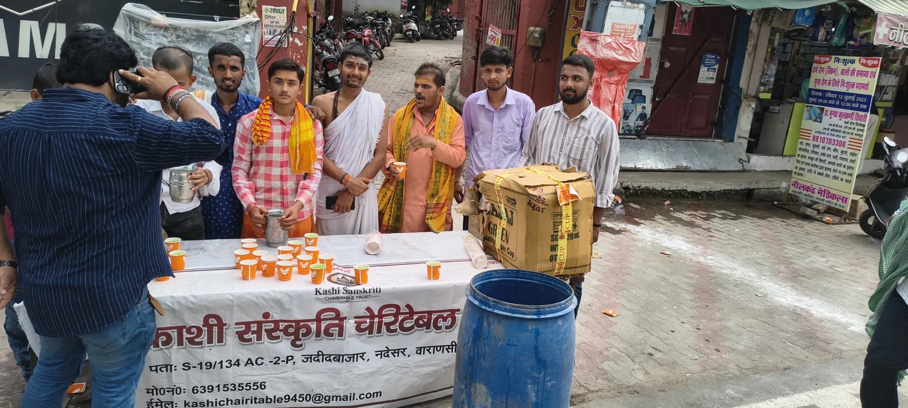 Community outreach and distribution activity — photograph 5