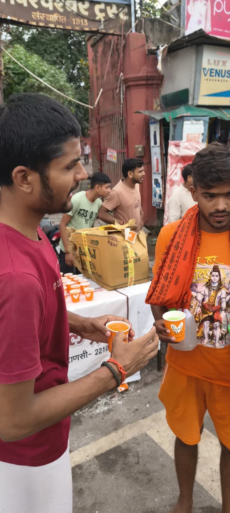 Community outreach and distribution activity — photograph 15