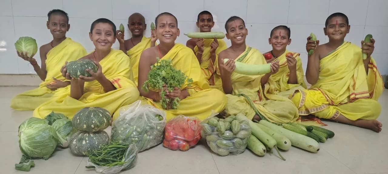 Cultural, yoga and learning activity — photograph 4