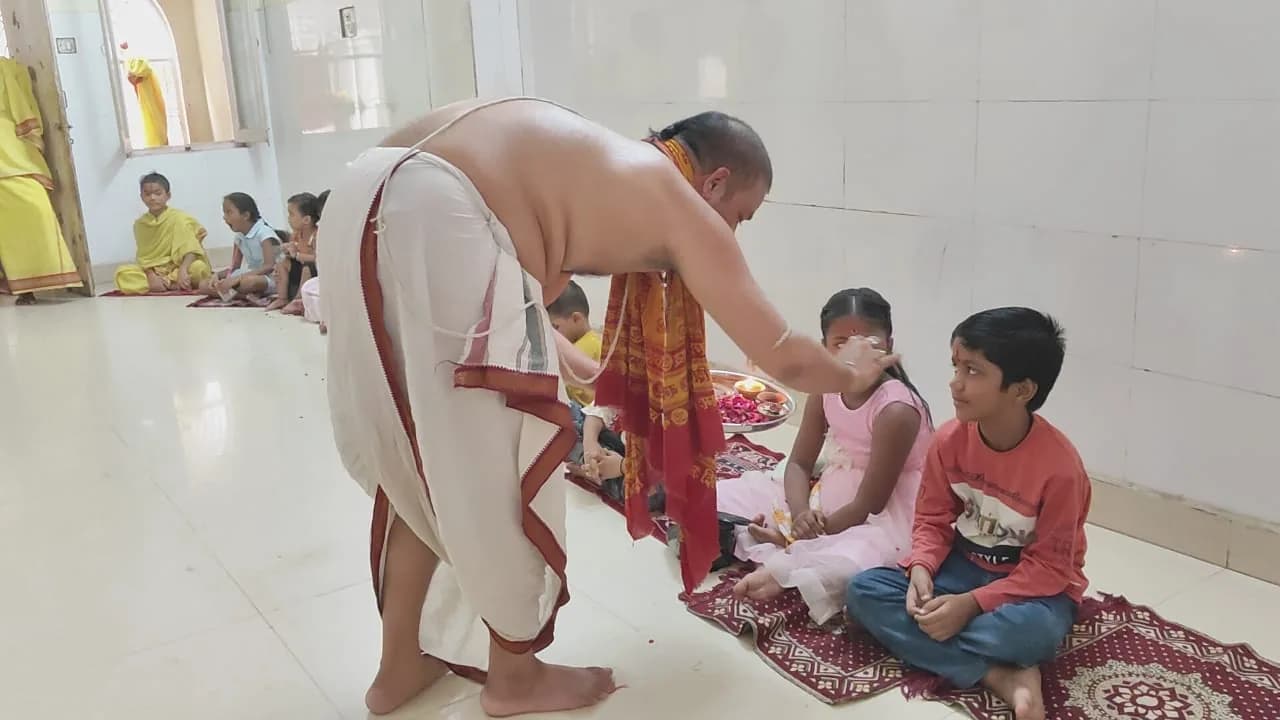 Cultural, yoga and learning activity — photograph 13